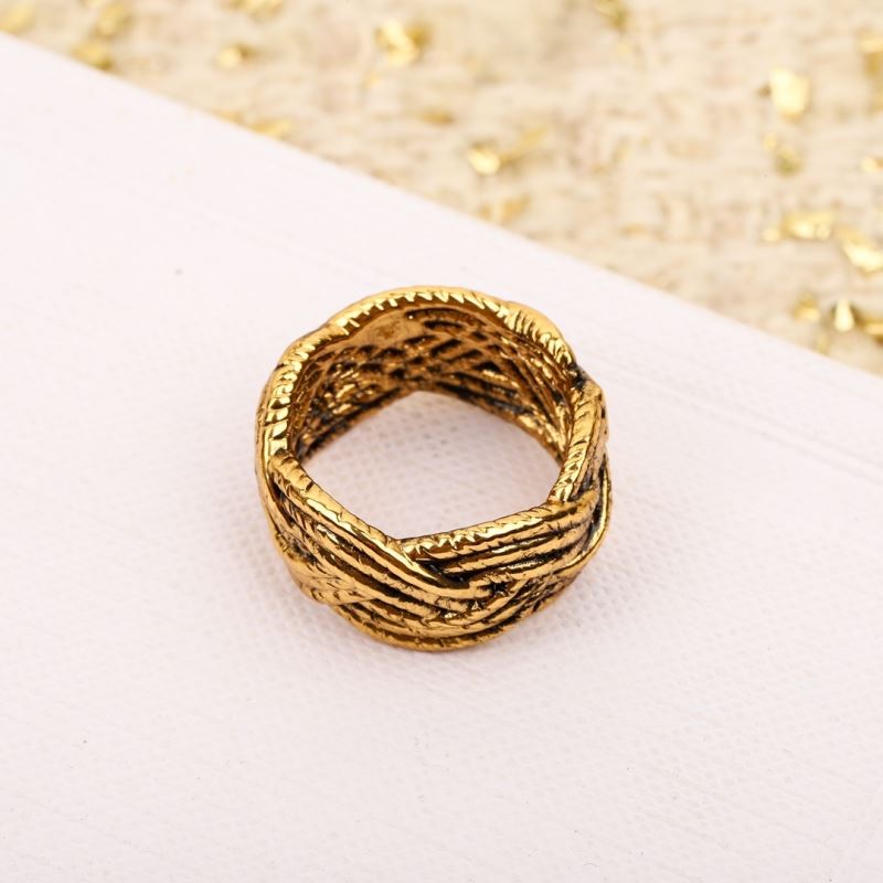 Ce1i*e rings